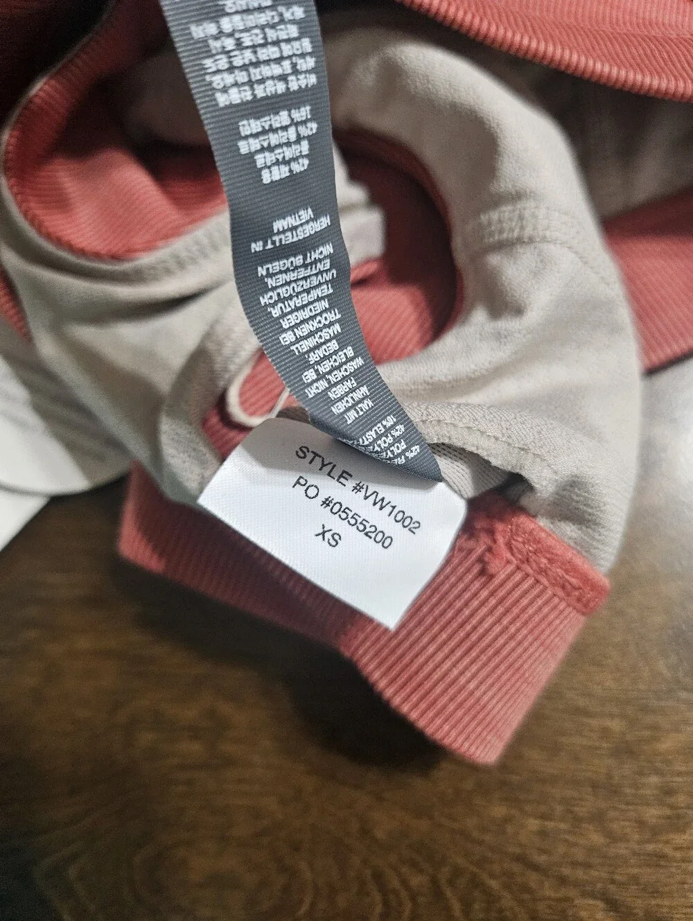 Vuori Ribbed Sports Bra VW1002 Rust Red Small Stretchy Minimalist Activewear